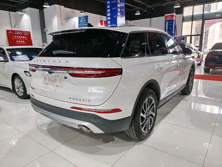 Фото 9 - Lincoln Corsair