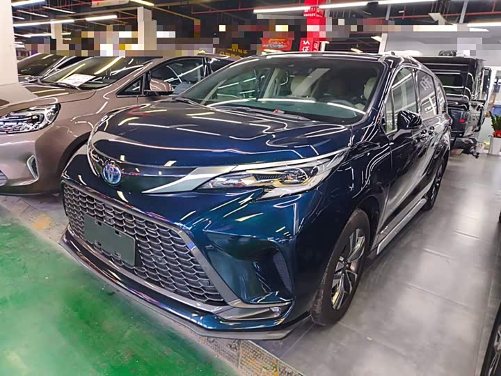 Фото 2 - Toyota Granvia