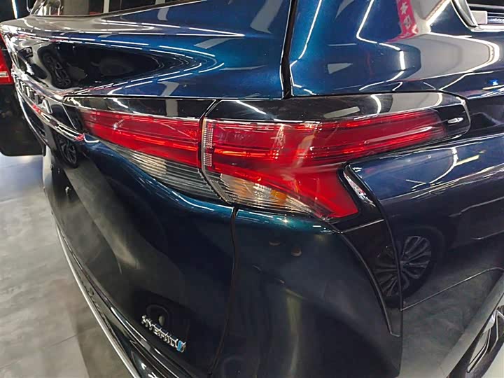 Фото 8 - Toyota Granvia