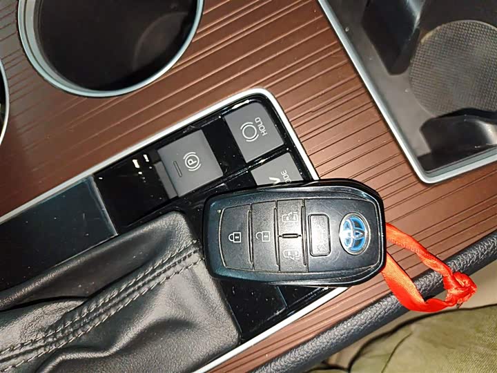 Фото 9 - Toyota Granvia