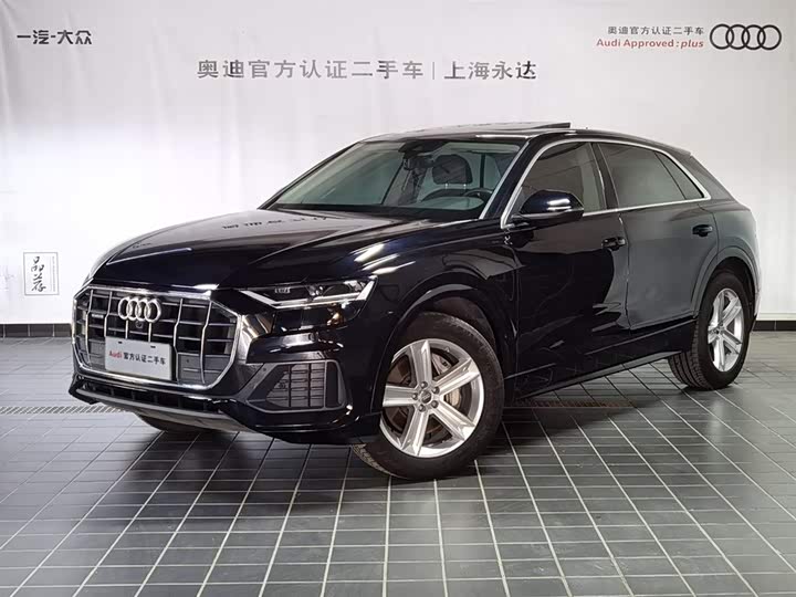 Фото 1 - Audi Q8