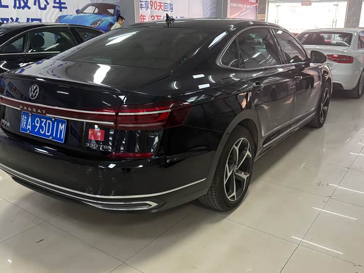 Фото 7 - Volkswagen Passat