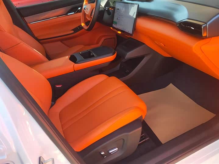 Фото 8 - Dongfeng Aeolus L7