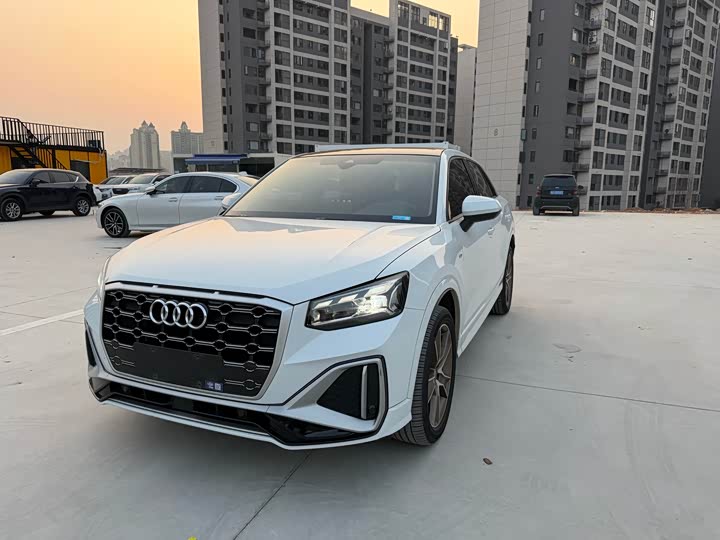 Фото 1 - Audi Q2L
