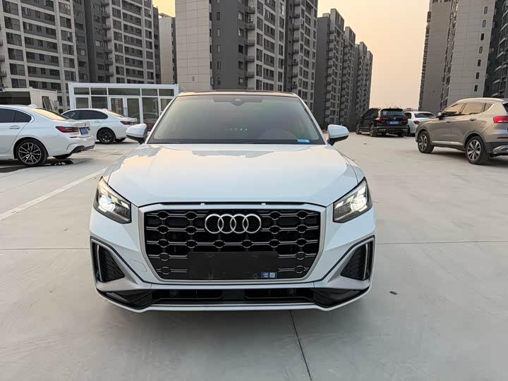 Фото 2 - Audi Q2L