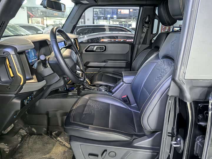 Фото 4 - Ford Bronco