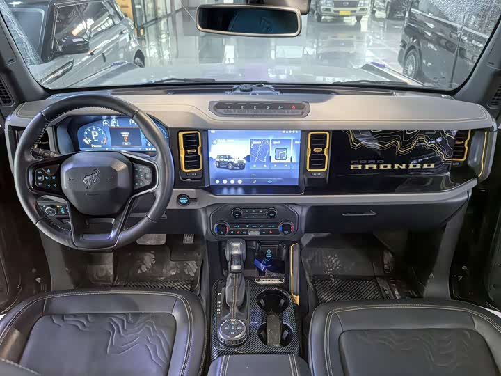 Фото 5 - Ford Bronco