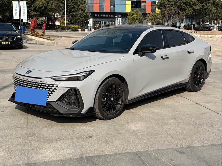 Фото 1 - Changan UNI-V