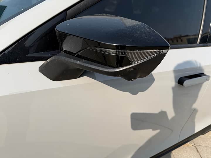 Фото 6 - Changan UNI-V