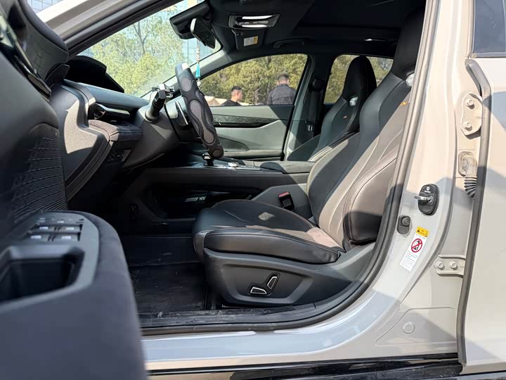 Фото 8 - Changan UNI-V