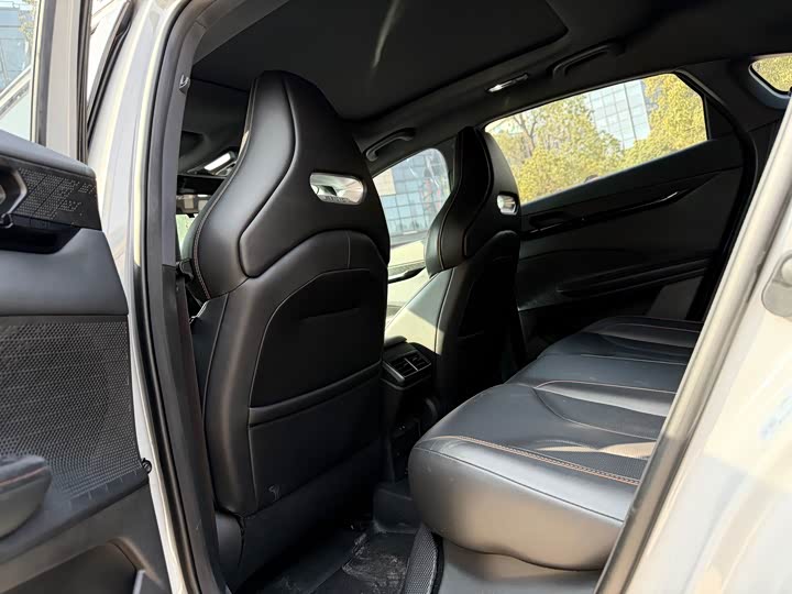 Фото 9 - Changan UNI-V