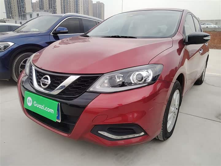 Фото 2 - Nissan Tiida