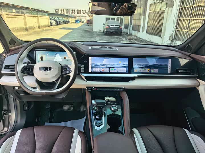 Фото 4 - Geely Monjaro