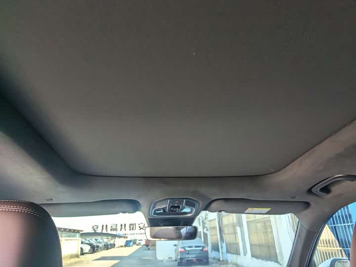 Фото 8 - Geely Monjaro