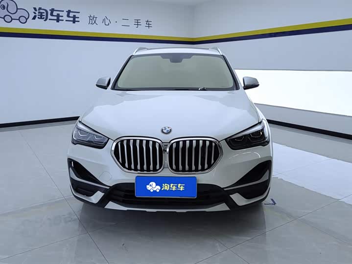 Фото 2 - BMW X1