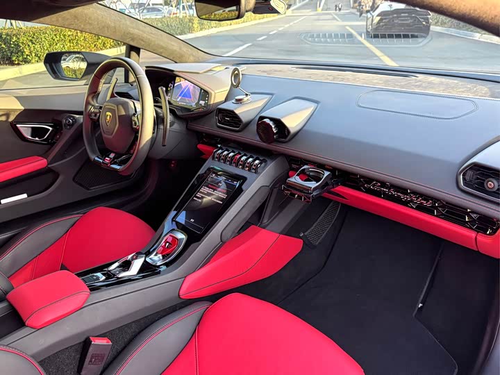 Фото 6 - Lamborghini Huracán