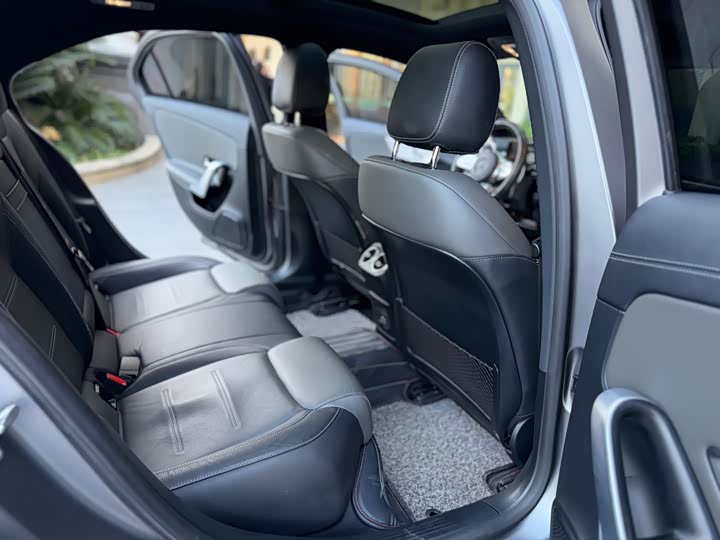 Фото 6 - Mercedes-Benz A-Class AMG