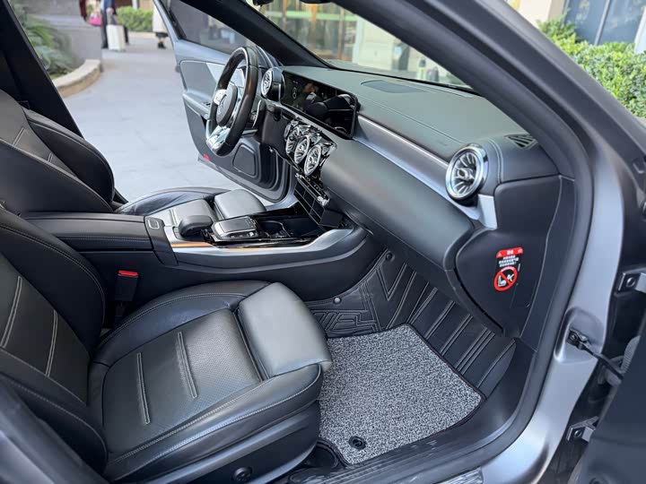 Фото 7 - Mercedes-Benz A-Class AMG