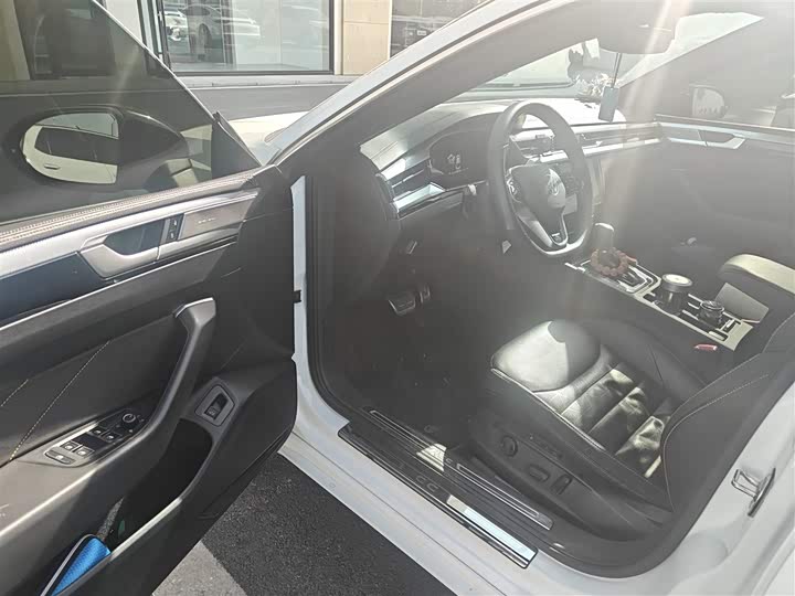 Фото 2 - Volkswagen CC