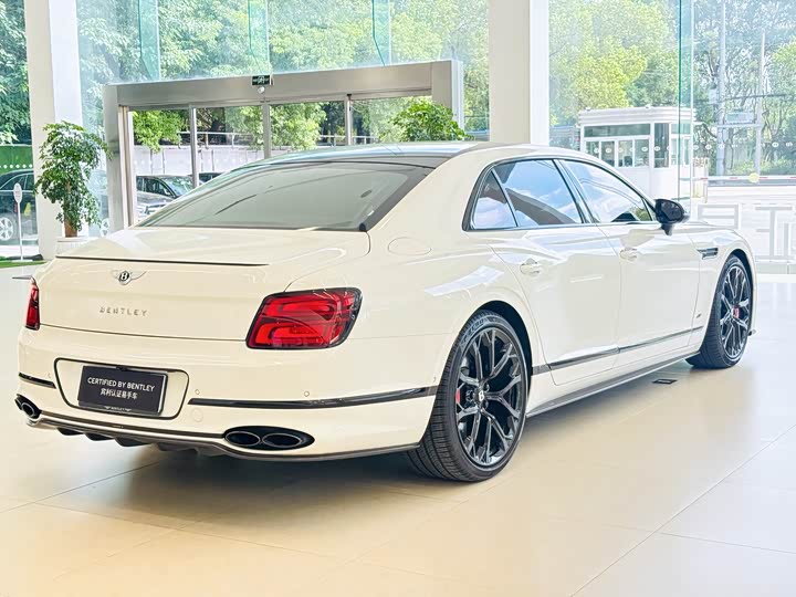Фото 5 - Bentley Flying Spur
