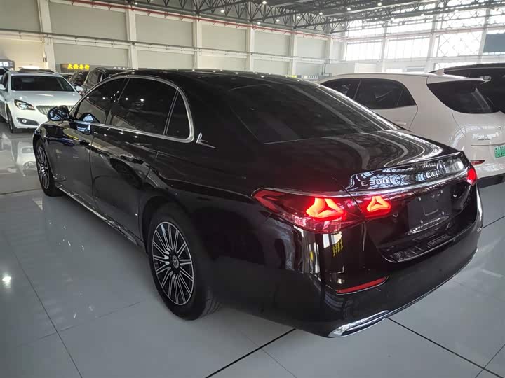 Фото 5 - Mercedes-Benz E-Class