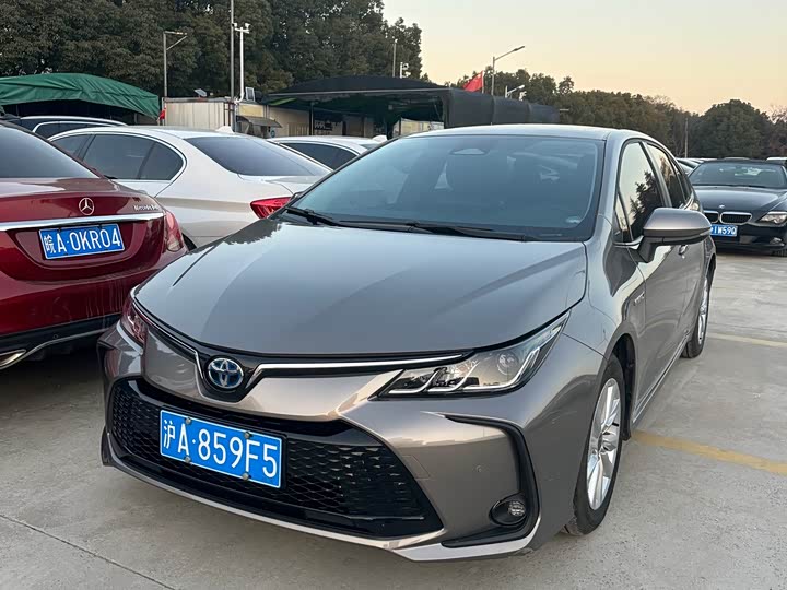 Фото 1 - Toyota Corolla