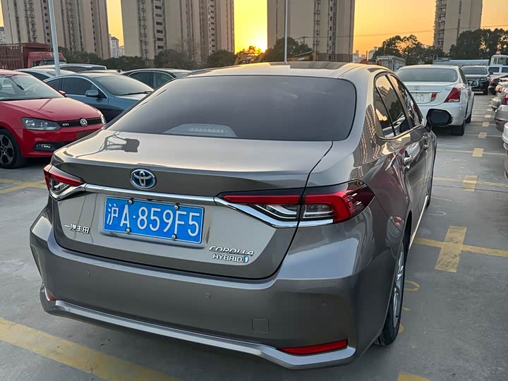 Фото 3 - Toyota Corolla