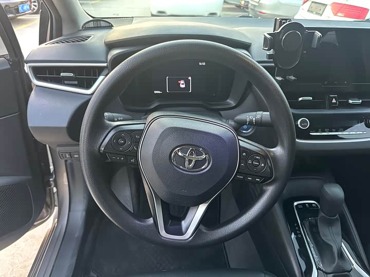 Фото 6 - Toyota Corolla