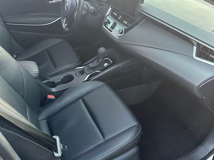 Фото 8 - Toyota Corolla