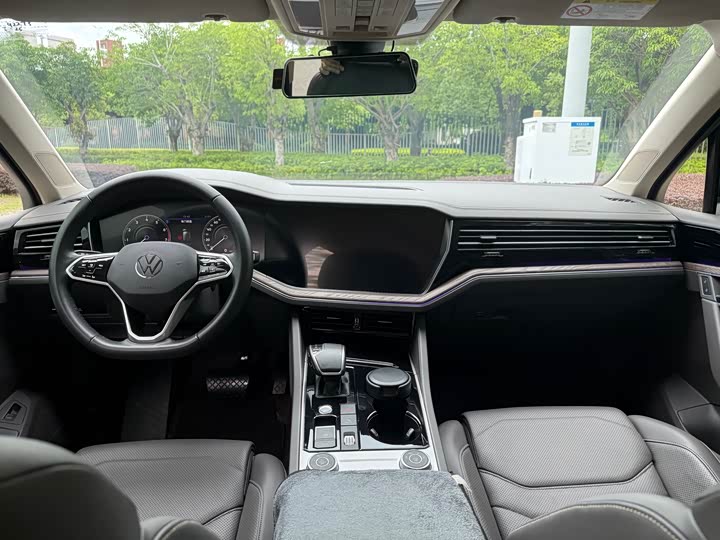 Фото 9 - Volkswagen Touareg