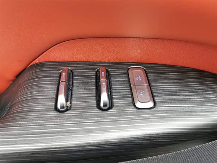 Фото 9 - Dongfeng Yipai eπ 008