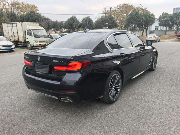 Фото 6 - BMW 5 Series