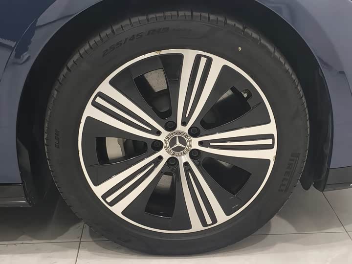 Фото 7 - Mercedes-Benz EQE