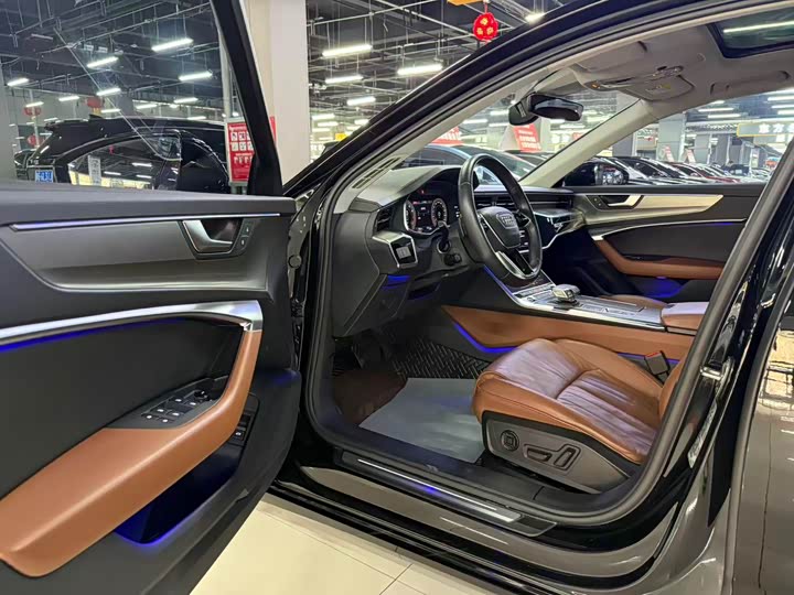 Фото 7 - Audi A6L