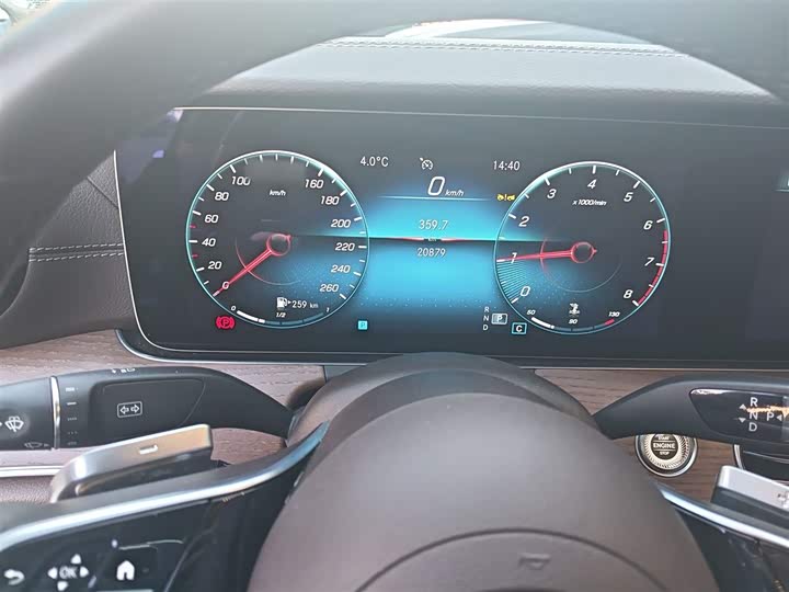 Фото 4 - Mercedes-Benz E-Class