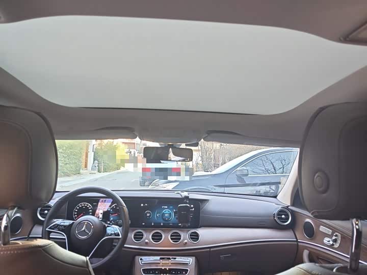 Фото 9 - Mercedes-Benz E-Class