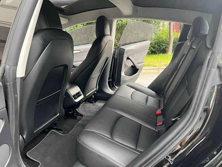 Фото 7 - Tesla Model 3