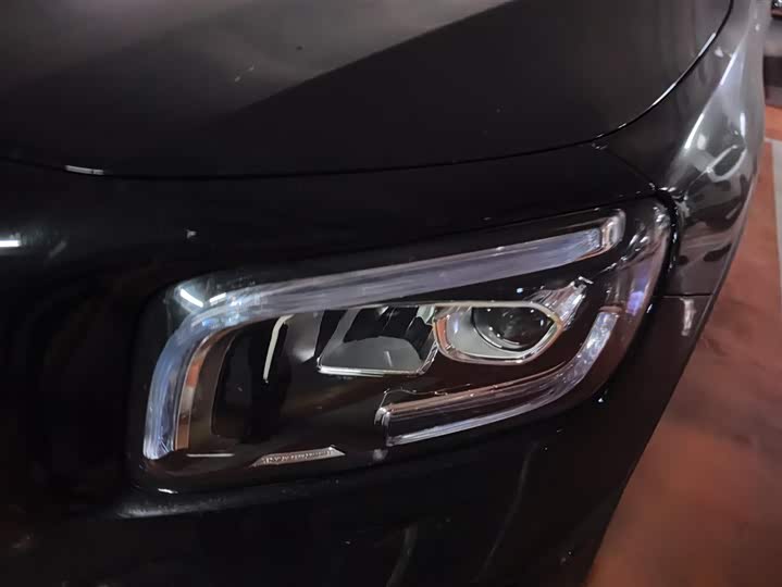 Фото 5 - Mercedes-Benz GLB-Class