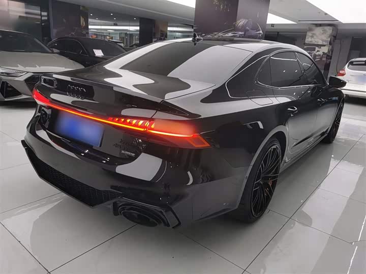 Фото 7 - Audi A7L