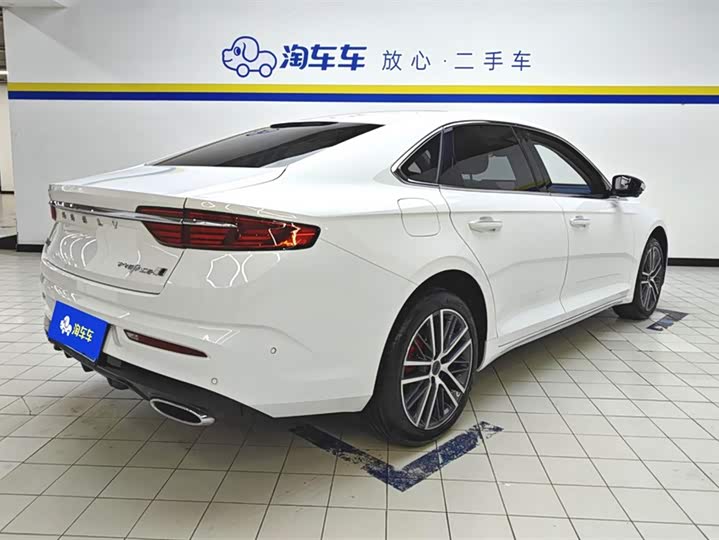 Фото 3 - Geely Preface