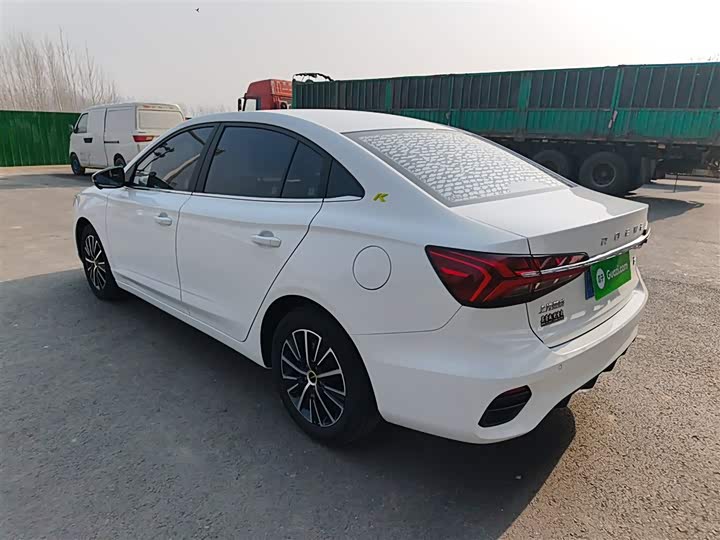 Фото 5 - Roewe i5