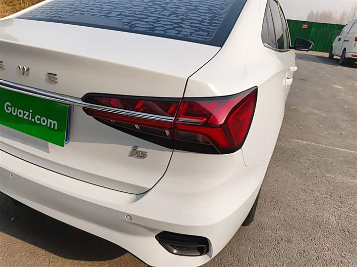 Фото 8 - Roewe i5