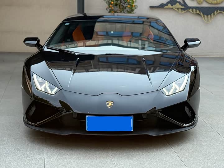 Фото 2 - Lamborghini Huracán