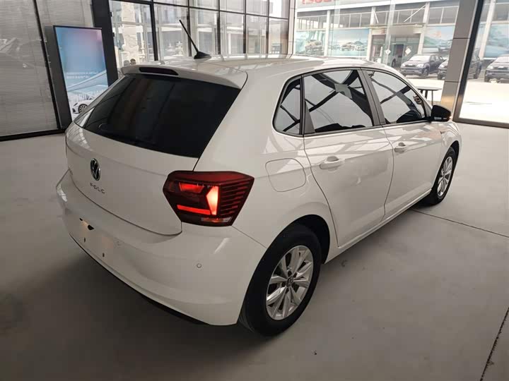 Фото 7 - Volkswagen Polo