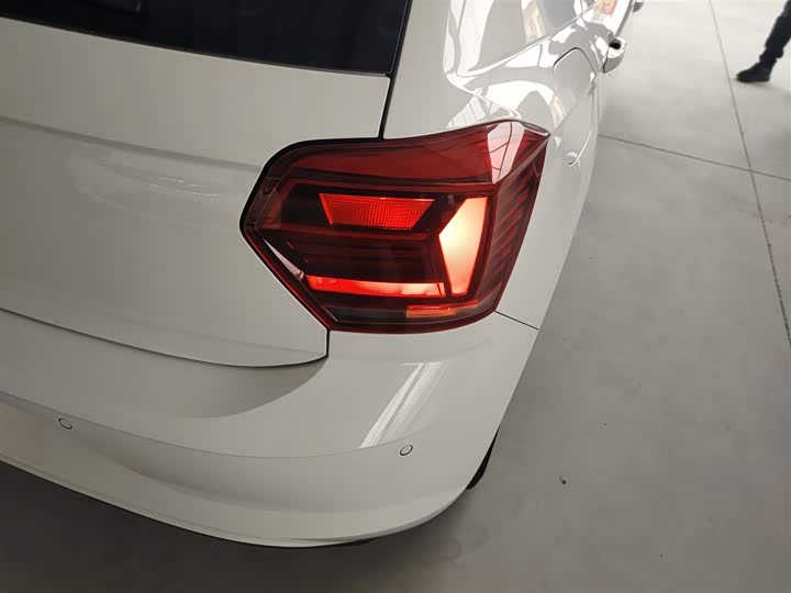 Фото 8 - Volkswagen Polo