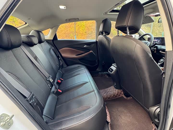 Фото 8 - Buick Verano