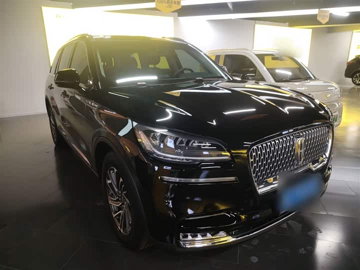 Фото 4 - Lincoln Aviator