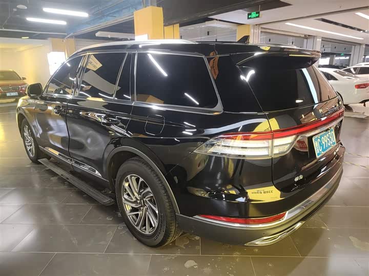 Фото 5 - Lincoln Aviator