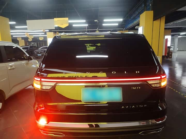 Фото 6 - Lincoln Aviator