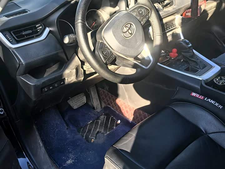 Фото 3 - Toyota Wildlander